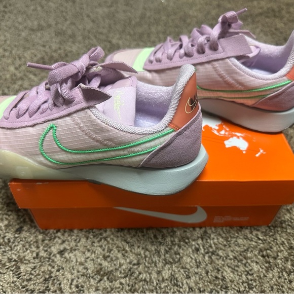 NIKE WAFFLE RACER 2X
LT ARCTIC PINK/POISON GREEN
RSE ARCTIQUE CL/VERT POISON - Picture 6 of 6